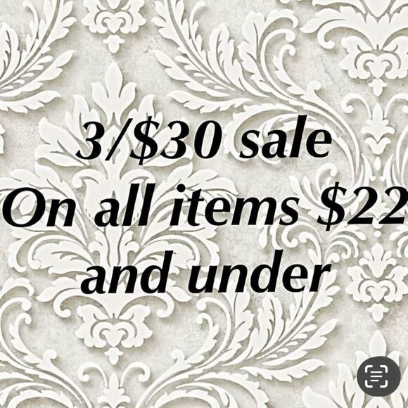 Aerie Women's XL Blue Distressed Denim Cut-Off Shorts Casual NWT - Picture 8 of 8